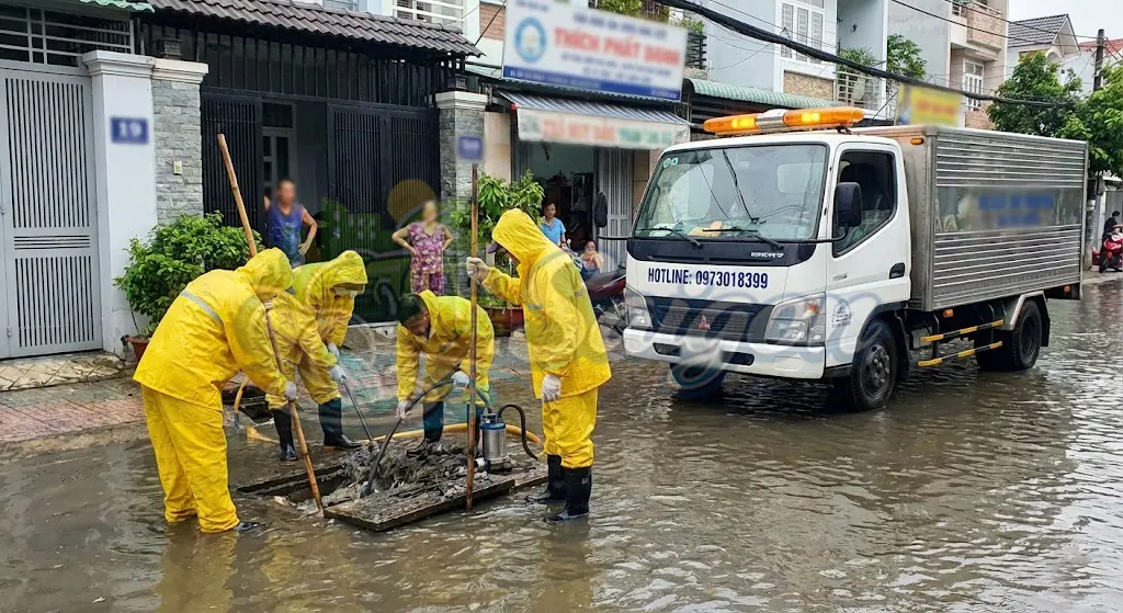 Hút Hầm Cầu Hóc Môn Giá Rẻ, Có Mặt 20 Phút, Sạch Triệt Để
